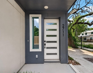 2711 Dennis Street - Photo Thumbnail 3