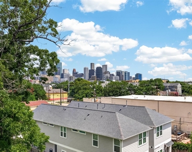 2711 Dennis Street - Photo Thumbnail 38