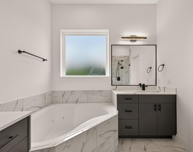 2711 Dennis Street - Photo Thumbnail 30