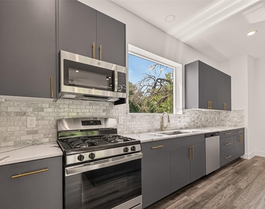 2711 Dennis Street - Photo Thumbnail 12