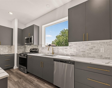 2711 Dennis Street - Photo Thumbnail 13