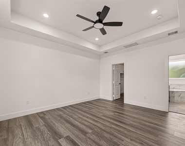 2711 Dennis Street - Photo Thumbnail 28