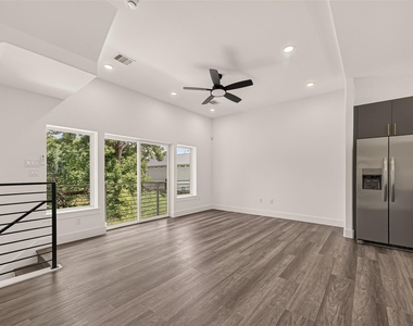2711 Dennis Street - Photo Thumbnail 6