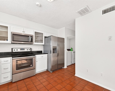 11677 Village Place Dr - Photo Thumbnail 17