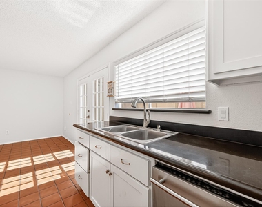 11677 Village Place Dr - Photo Thumbnail 18