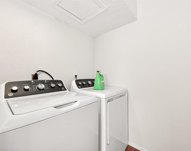 11677 Village Place Dr - Photo Thumbnail 23