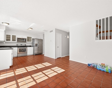11677 Village Place Dr - Photo Thumbnail 13