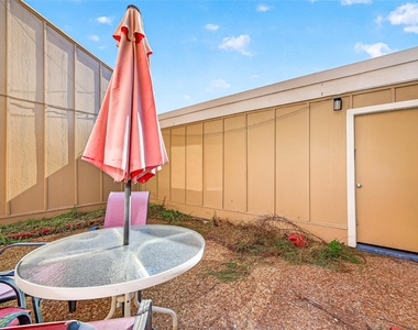 11677 Village Place Dr - Photo Thumbnail 39