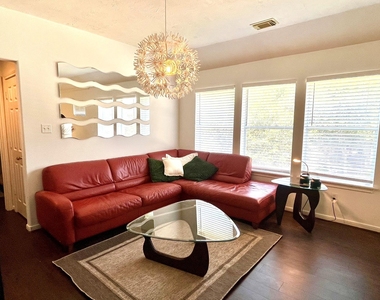 2 Stone Arrow Place - Photo Thumbnail 10
