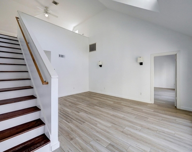 1401 Castle Court - Photo Thumbnail 5