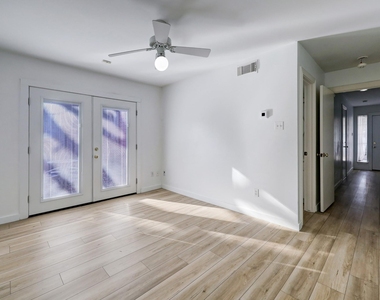 1401 Castle Court - Photo Thumbnail 3