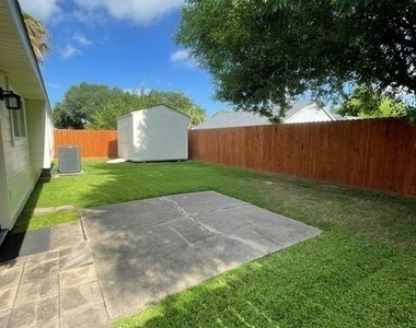 10923 Birch Drive - Photo Thumbnail 16