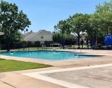 10923 Birch Drive - Photo Thumbnail 18