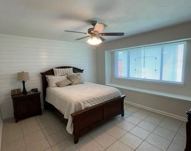 10923 Birch Drive - Photo Thumbnail 7