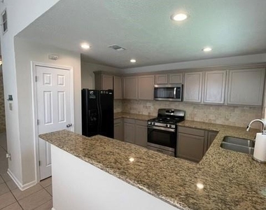 10923 Birch Drive - Photo Thumbnail 4
