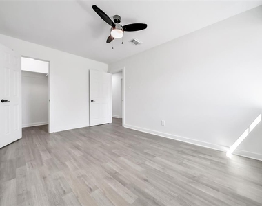 3206 Whitesail Drive - Photo Thumbnail 16