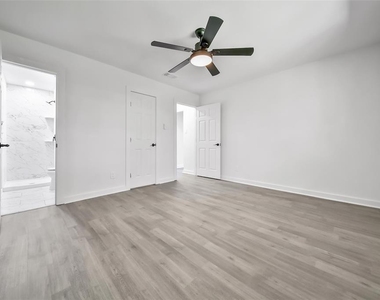 3206 Whitesail Drive - Photo Thumbnail 13