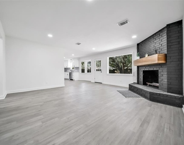 3206 Whitesail Drive - Photo Thumbnail 11