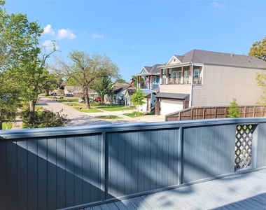 915 Alexander Street - Photo Thumbnail 15