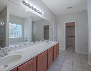 131 Sunset Falls Drive - Photo Thumbnail 20