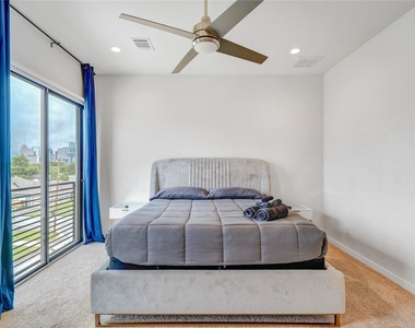 2315 Eagle Street - Photo Thumbnail 7
