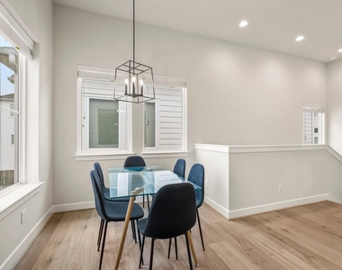 726 Carriage Knolls Drive - Photo Thumbnail 17