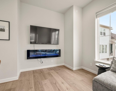 726 Carriage Knolls Drive - Photo Thumbnail 8