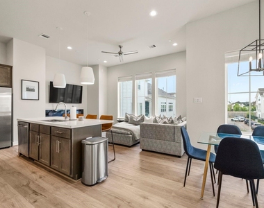 726 Carriage Knolls Drive - Photo Thumbnail 9