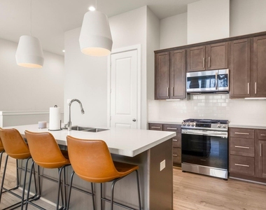 726 Carriage Knolls Drive - Photo Thumbnail 11