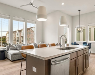 726 Carriage Knolls Drive - Photo Thumbnail 13