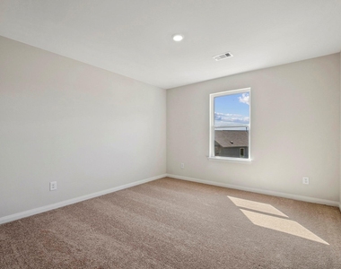 324 Fastboy Lane - Photo Thumbnail 15