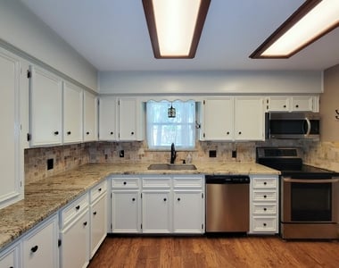 10282 Valley Drive S - Photo Thumbnail 16