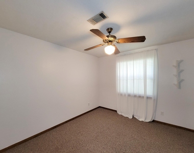 10282 Valley Drive S - Photo Thumbnail 23