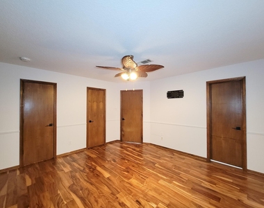 10282 Valley Drive S - Photo Thumbnail 26