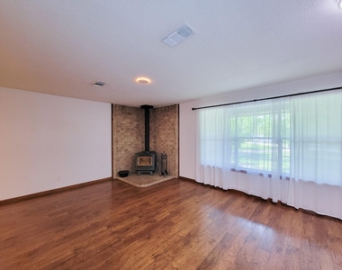 10282 Valley Drive S - Photo Thumbnail 7