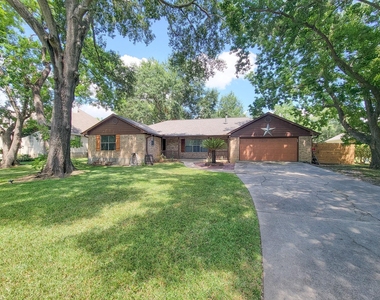10282 Valley Drive S - Photo Thumbnail 1