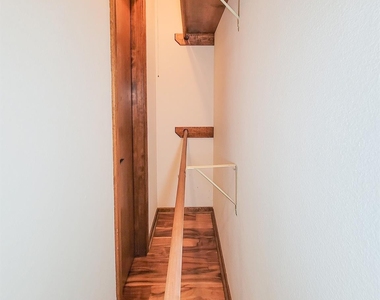 10282 Valley Drive S - Photo Thumbnail 31