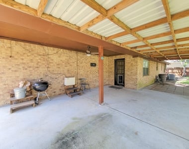 10282 Valley Drive S - Photo Thumbnail 35