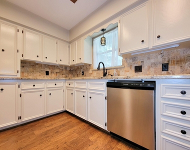 10282 Valley Drive S - Photo Thumbnail 15