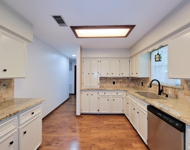 10282 Valley Drive S - Photo Thumbnail 14