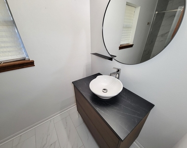 10282 Valley Drive S - Photo Thumbnail 29