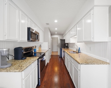 2239 Highland Hills Drive - Photo Thumbnail 10