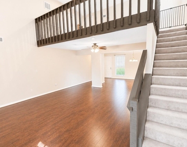 2239 Highland Hills Drive - Photo Thumbnail 7