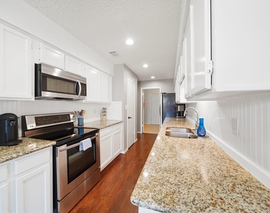 2239 Highland Hills Drive - Photo Thumbnail 11