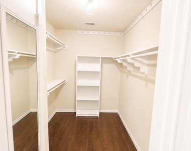 2239 Highland Hills Drive - Photo Thumbnail 19