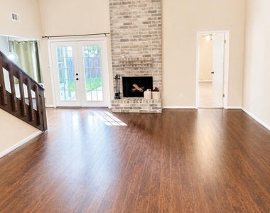 2239 Highland Hills Drive - Photo Thumbnail 4