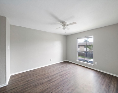 2202 16th Avenue N - Photo Thumbnail 6