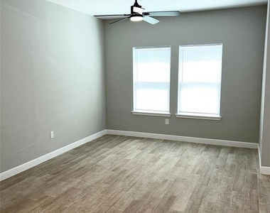 8006 Bowen Street - Photo Thumbnail 2