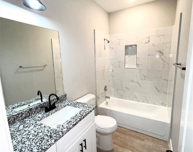 8006 Bowen Street - Photo Thumbnail 13