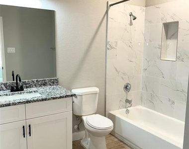 8006 Bowen Street - Photo Thumbnail 10